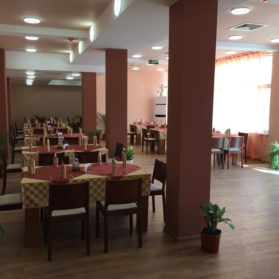 Hotel Bojur Mineralni Bani Buitenkant foto