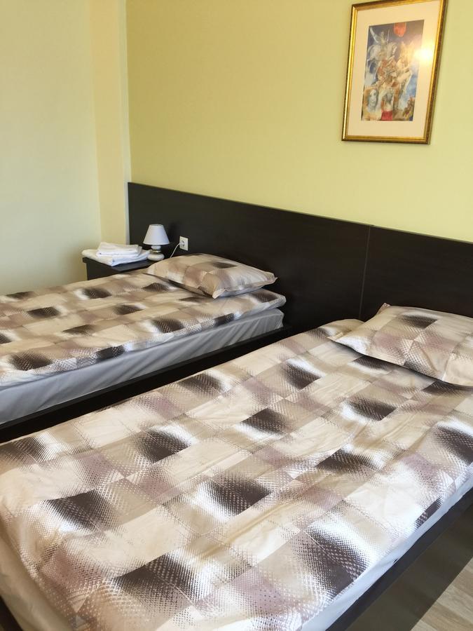 Hotel Bojur Mineralni Bani Buitenkant foto
