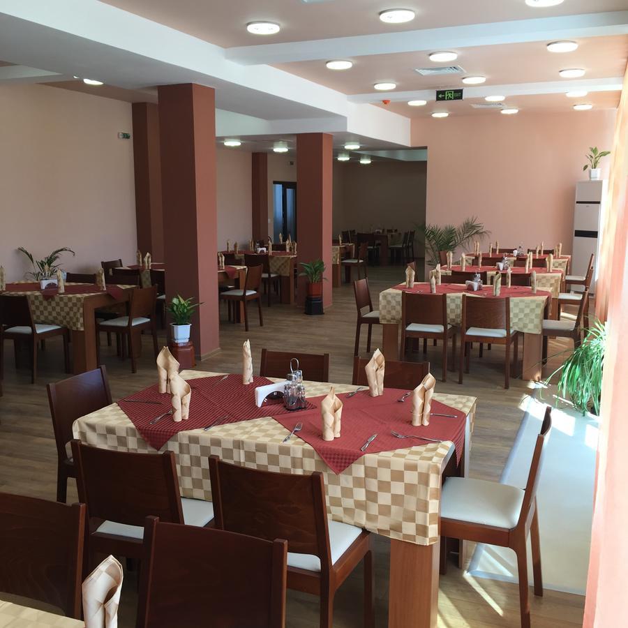 Hotel Bojur Mineralni Bani Buitenkant foto