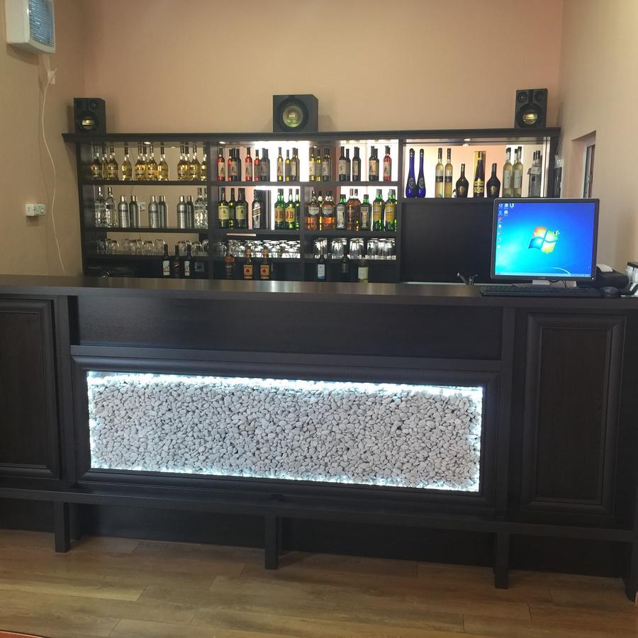 Hotel Bojur Mineralni Bani Buitenkant foto
