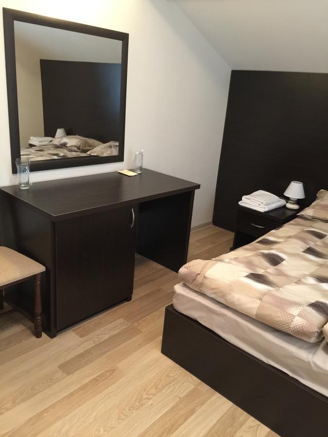 Hotel Bojur Mineralni Bani Buitenkant foto