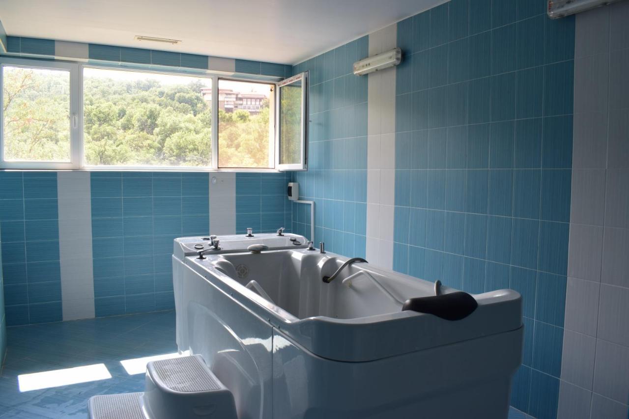 Hotel Bojur Mineralni Bani Buitenkant foto